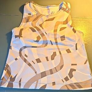 Danskin Active Wear Top Abstract Patterned Sleeveless. Built In Bra. Meduim